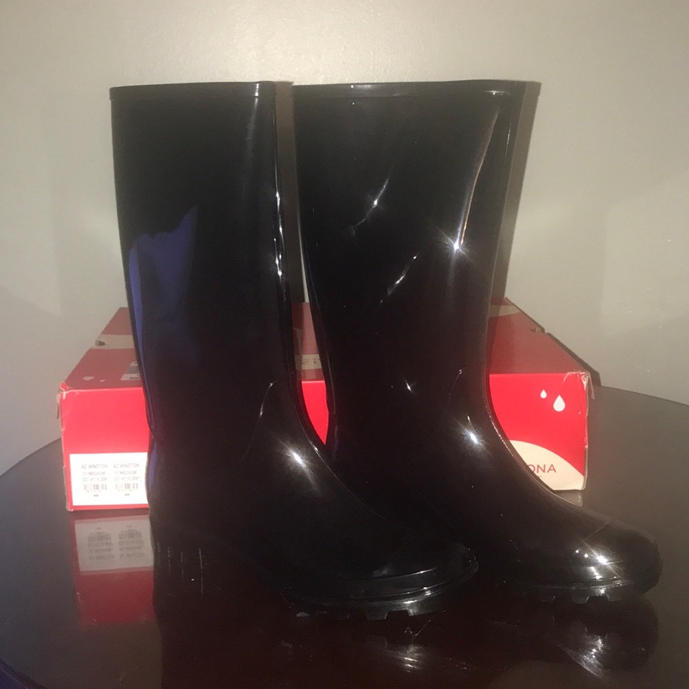 Brand new rain boots